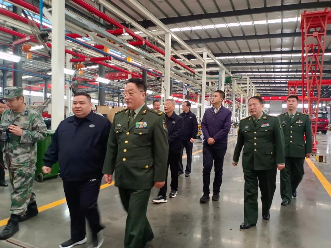 省委常委、省軍區(qū)政委視察我公司應急產業(yè)發(fā)展狀況